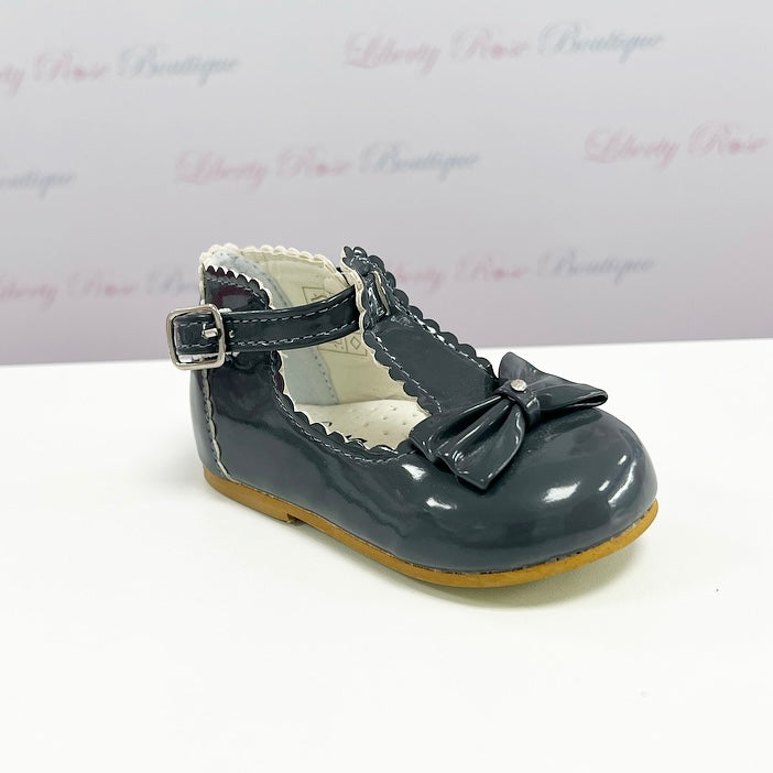 Sevva Sally T-Bar Bow Dark grey