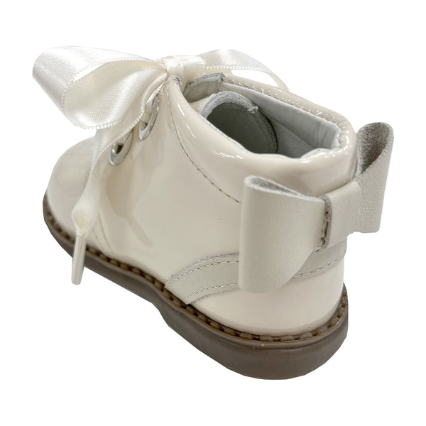 Andanines Bow Back Boot Beach